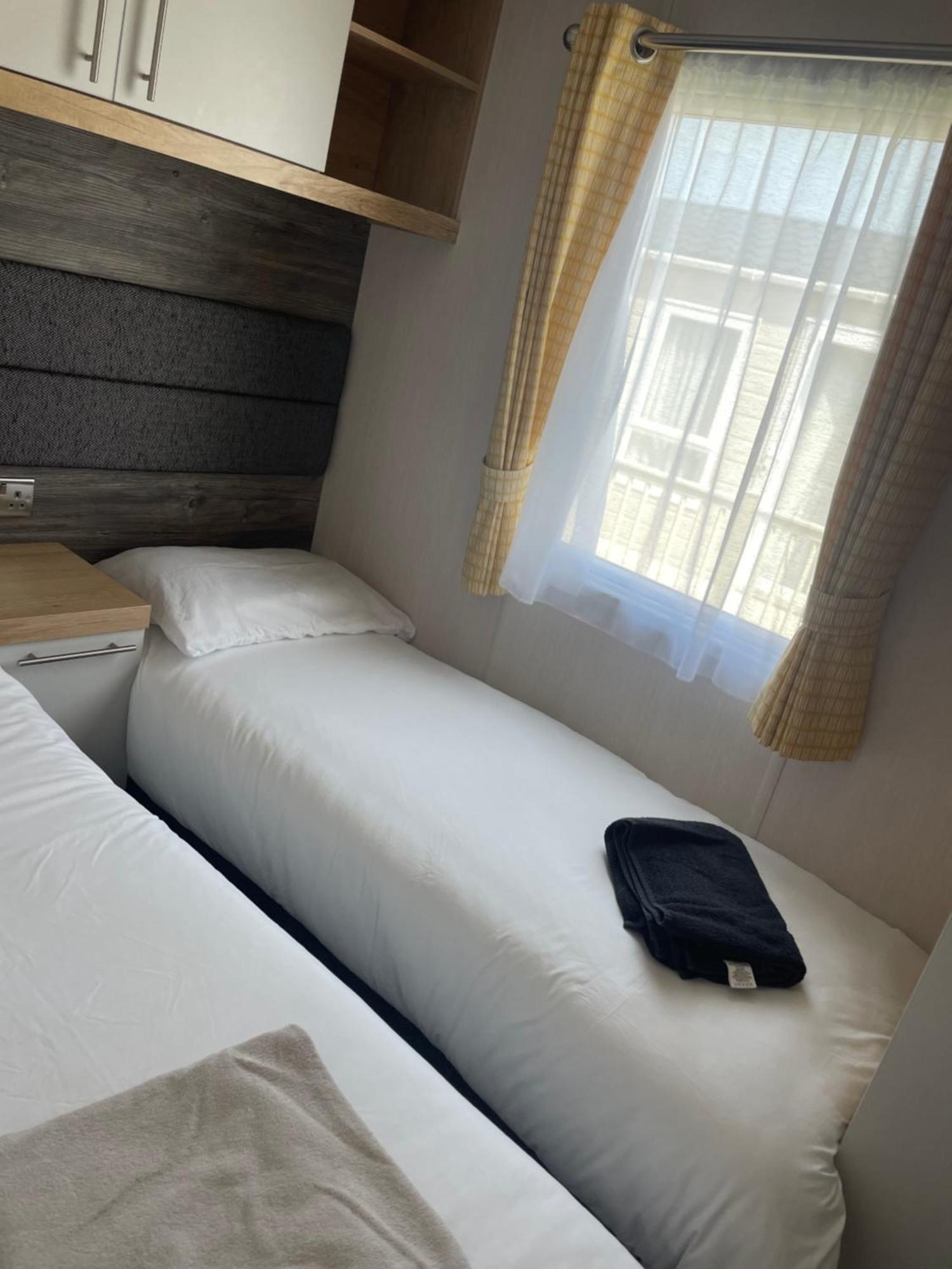Luxury Whitstable Caravan Seasalter Экстерьер фото